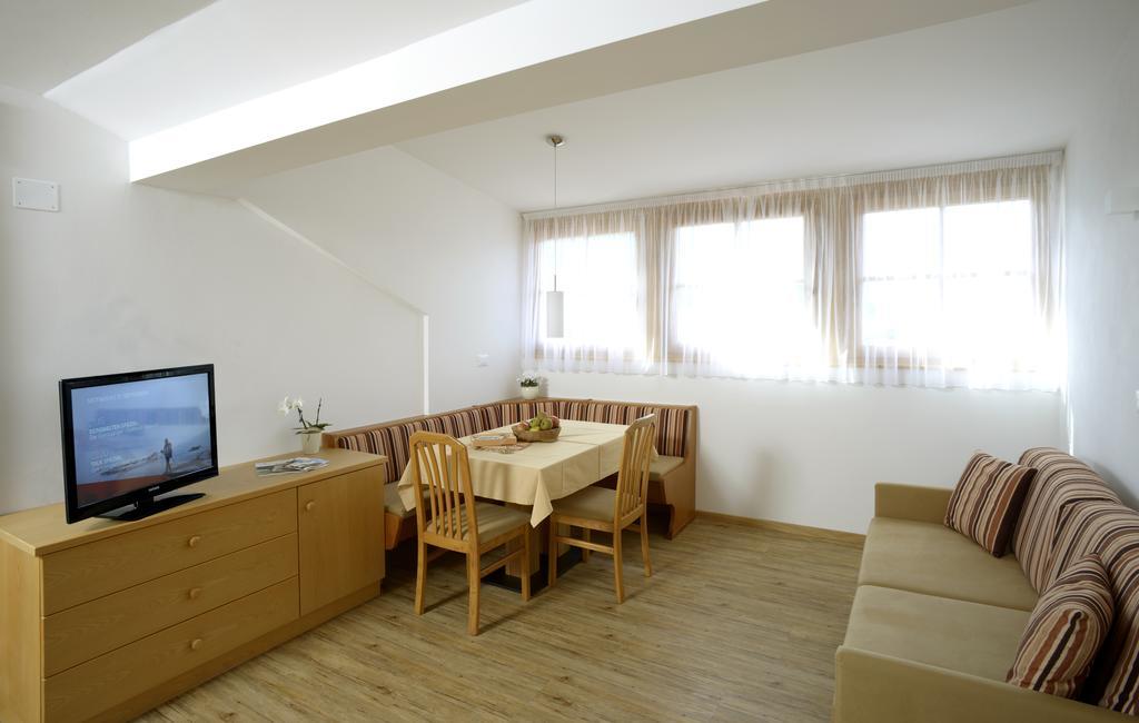 Krebishof Agriturismo Скена Номер фото